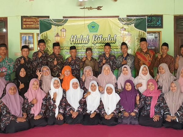 Halal Bihalal Yayasan Bersama Para Guru